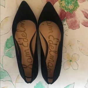 NWOT black pointed toe flats